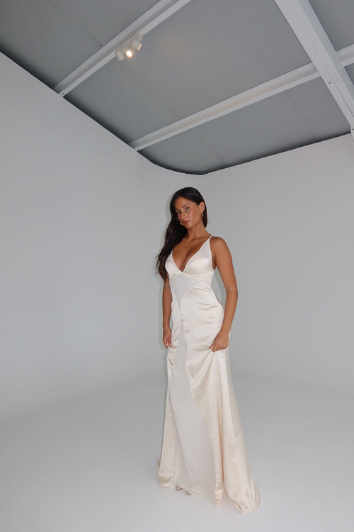 Arcina Ori Aurora Gown Ivory – shortandsweethire