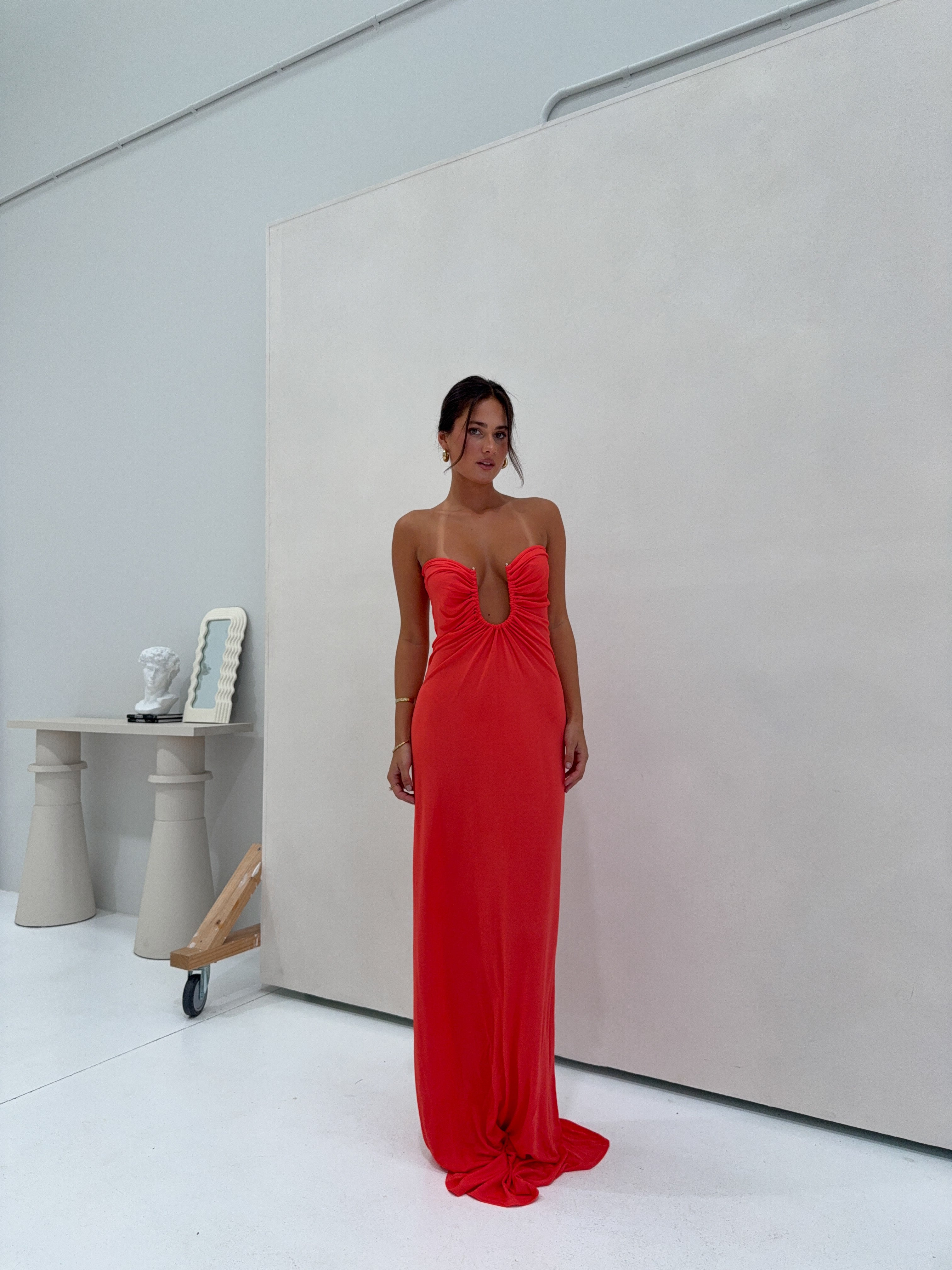 Christopher Esber Arced Palm Strapless Gown Grapefruit – shortandsweethire