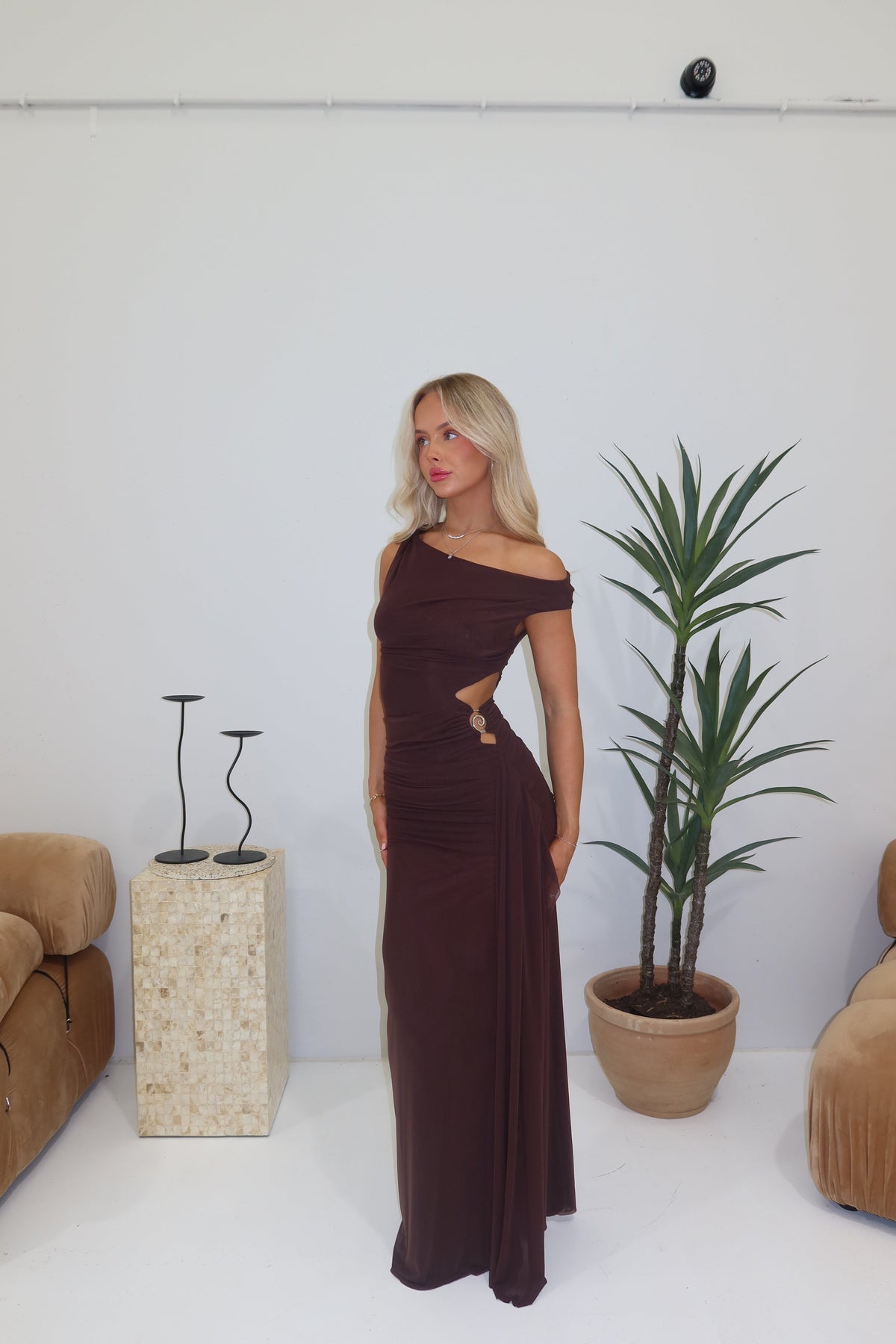 Bec + Bridge Kailani Gown Chocolate Brown – shortandsweethire