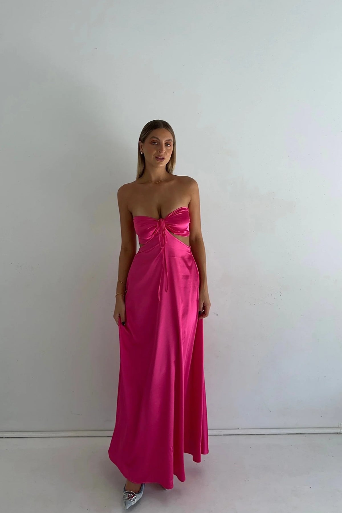 Sass Lane Lucy Midi Pink – shortandsweethire